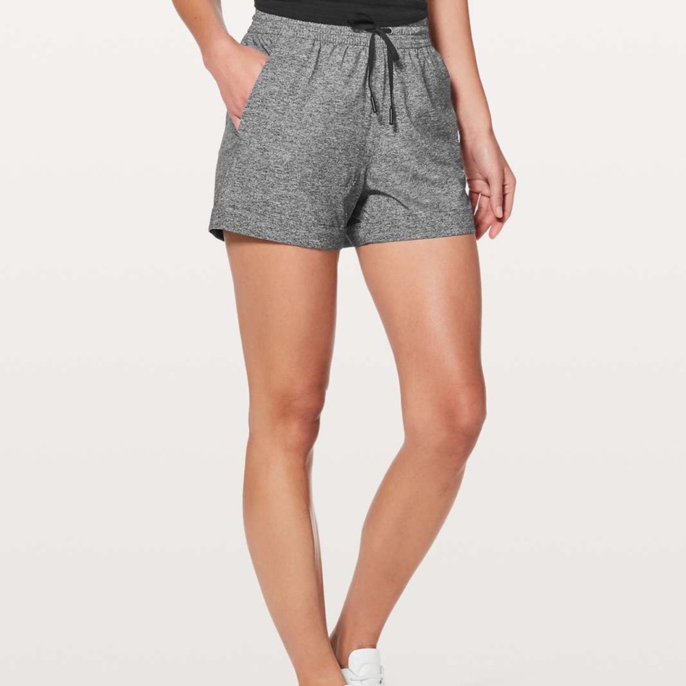 Lululemon Spring Break Away Short II